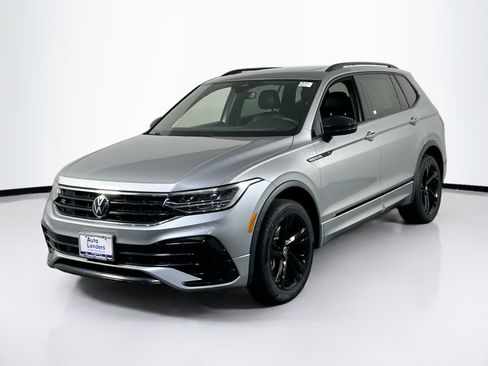 Used 2023 Volkswagen Tiguan SE R-Line image 1