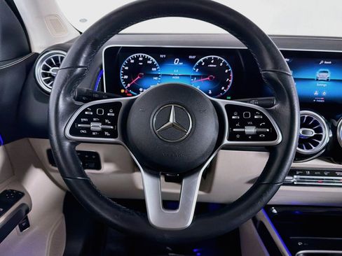 Used 2021 Mercedes-Benz GLB 250 image 18