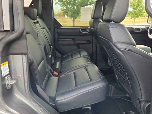 New 2025 Ford Bronco Badlands w/ Sasquatch Package AWD/4WD image 10