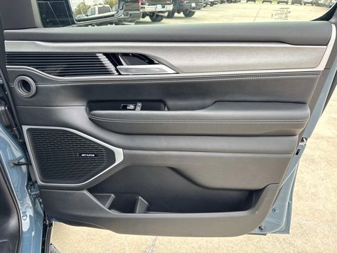 New 2026 Jeep Grand Wagoneer 4WD image 25