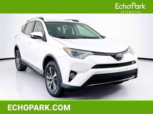 Used 2018 Toyota RAV4 XLE AWD/4WD image 1