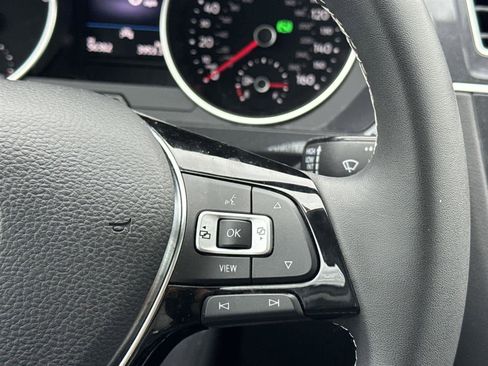Used 2021 Volkswagen Tiguan SE w/ Panoramic Sunroof Package image 17