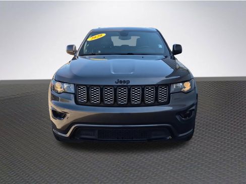 Used 2020 Jeep Grand Cherokee Altitude image 3