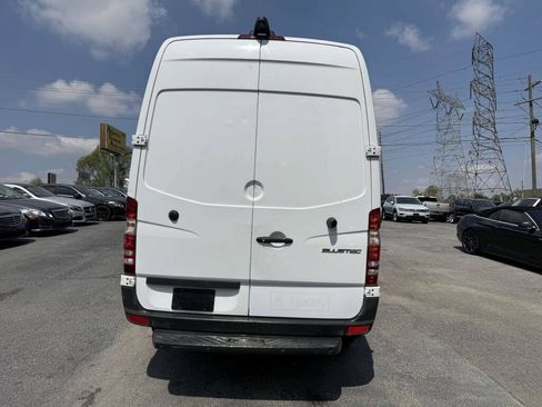 Used 2016 Mercedes-Benz Sprinter 2500 image 5