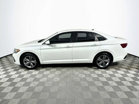 Used 2023 Volkswagen Jetta SE FWD image 4