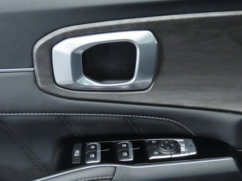 Used 2024 Kia Sorento SX image 24