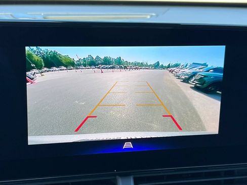 Used 2025 Chevrolet Trax LT FWD image 26