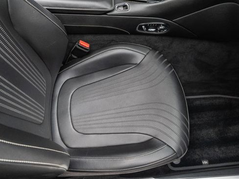 Used 2019 Aston Martin DB11 Volante image 55