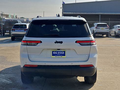 Used 2025 Jeep Grand Cherokee L Altitude RWD image 5