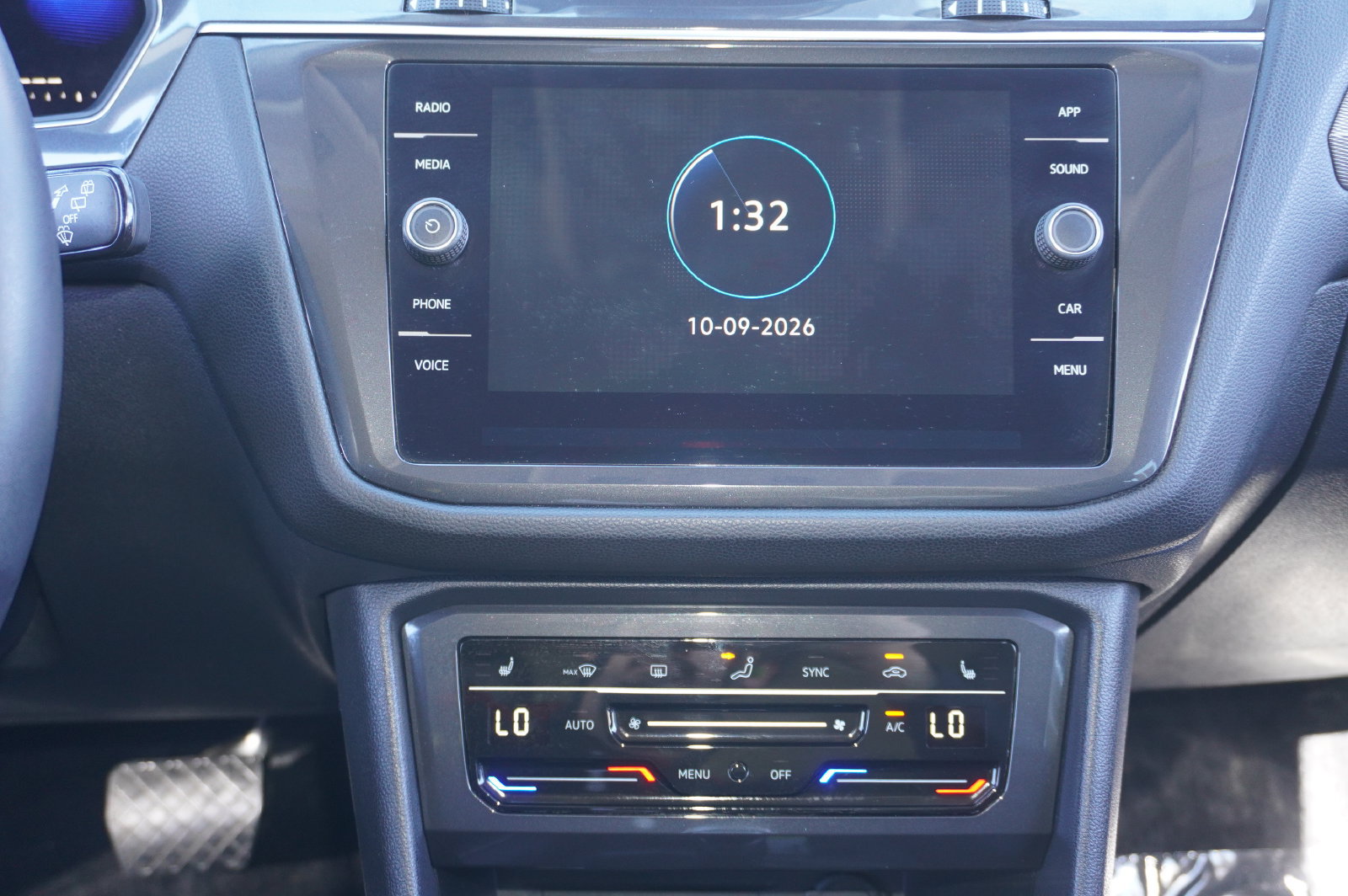 Used 2022 Volkswagen Tiguan SE FWD image 21