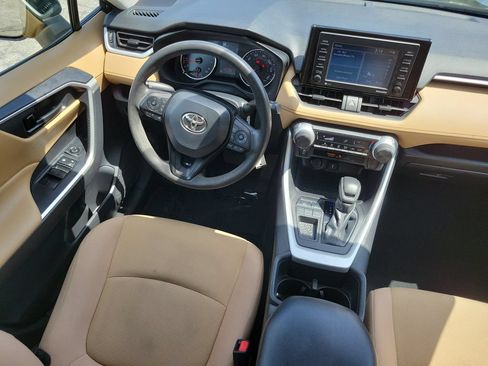 Used 2022 Toyota RAV4 LE FWD image 19