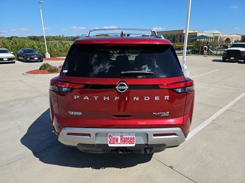 Used 2024 Nissan Pathfinder Platinum w/ Cargo Package image 5