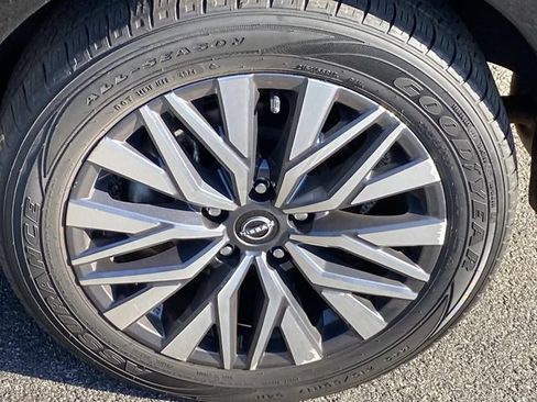 Used 2023 Nissan Altima 2.5 SV w/ SV Premium Package AWD/4WD image 28