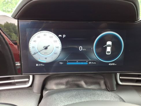 Used 2023 Hyundai Elantra SEL w/ Convenience Package FWD image 14