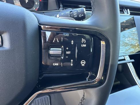 Certified 2025 Land Rover Range Rover Evoque S image 30