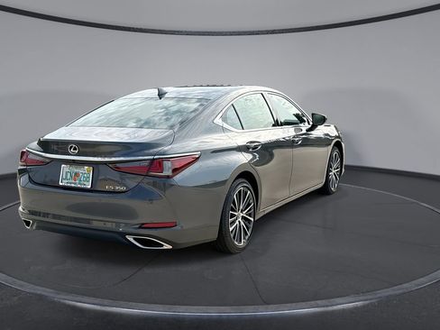 Used 2025 Lexus ES 350 w/ Premium Package FWD image 11