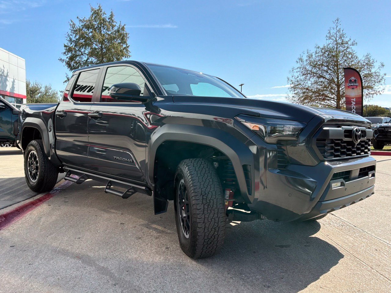 Used 2024 Toyota Tacoma TRD Off-Road w/ TRD Off Road Premium Package AWD/4WD image 4