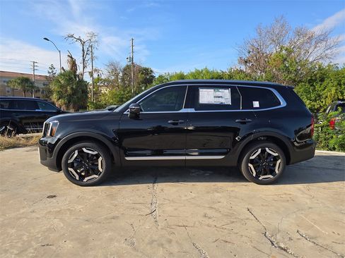 New 2025 Kia Telluride S image 5