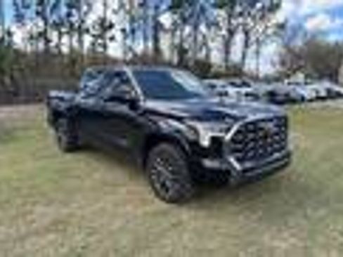 Used 2023 Toyota Tundra Platinum image 3