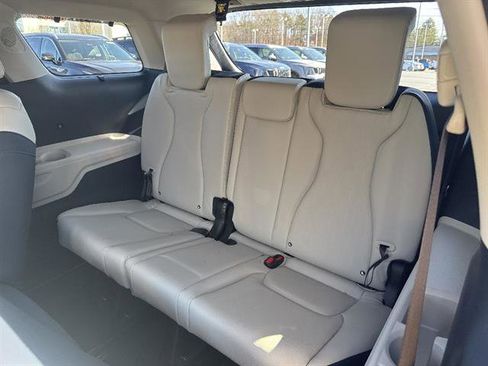 New 2026 Kia Carnival EX FWD image 15