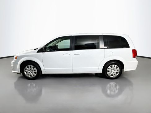 Used 2018 Dodge Grand Caravan SE w/ UConnect Hands-Free Group FWD image 6