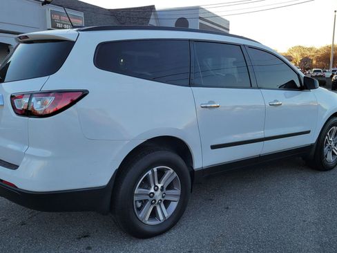 Used 2017 Chevrolet Traverse LS image 5