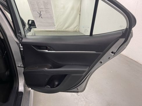 Used 2024 Toyota Camry SE image 12