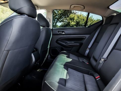 Used 2022 Nissan Altima 2.5 SV image 22