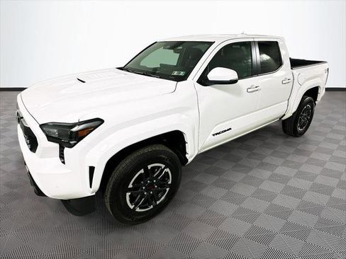 Certified 2024 Toyota Tacoma TRD Sport w/ TRD Sport Upgrade Package AWD/4WD image 4