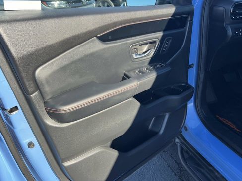 Used 2023 Honda Pilot TrailSport image 6