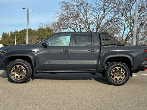 Certified 2024 Toyota Tacoma Trailhunter image 8