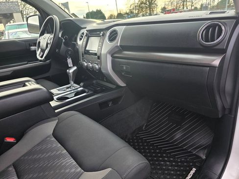 Used 2018 Toyota Tundra SR5 image 24