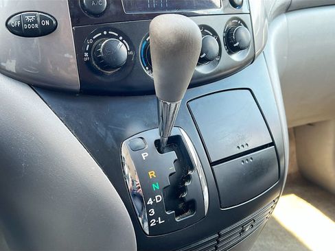 Used 2007 Toyota Sienna FWD image 15