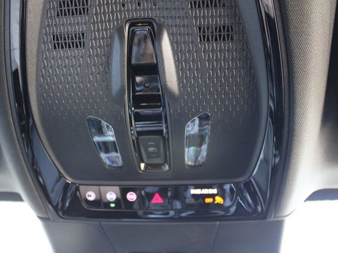 Used 2025 Cadillac Lyriq Sport AWD/4WD image 15