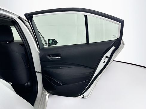 Used 2020 Toyota Corolla LE FWD image 28