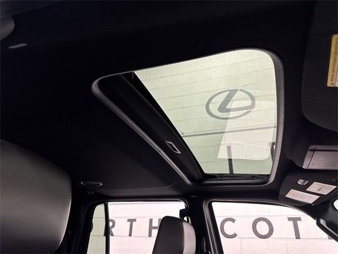 Used 2015 Lincoln Navigator 4WD image 8