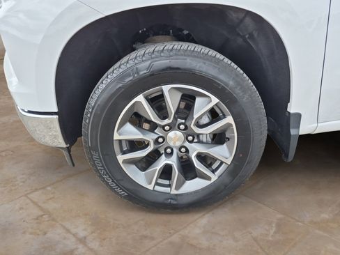 Used 2024 Chevrolet Silverado 1500 LT image 29