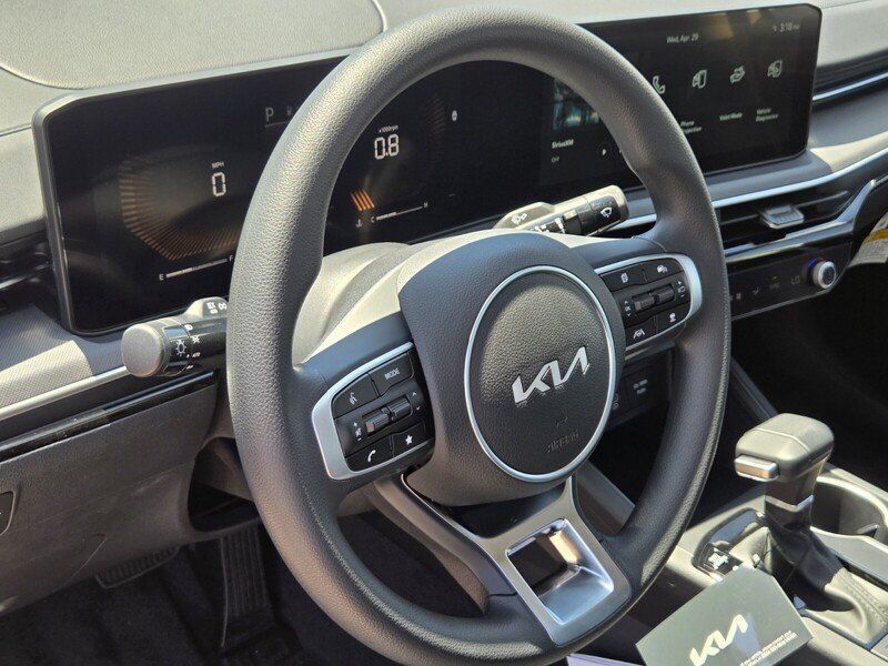 New 2026 Kia K5 LXS FWD image 10
