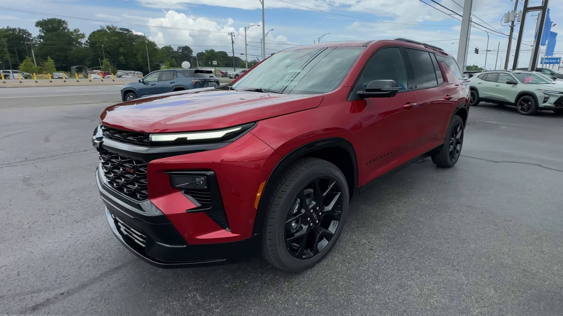New 2026 Chevrolet Traverse RS w/ LPO, Floor Liner Package FWD image 4