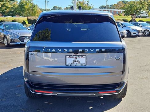 Used 2023 Land Rover Range Rover Long Wheelbase SE AWD/4WD image 6