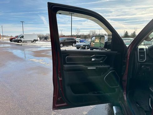 Used 2019 RAM 1500 Laramie image 11