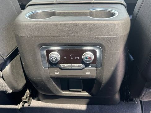 Used 2024 GMC Yukon XL AT4 w/ Technology Package AWD/4WD image 15