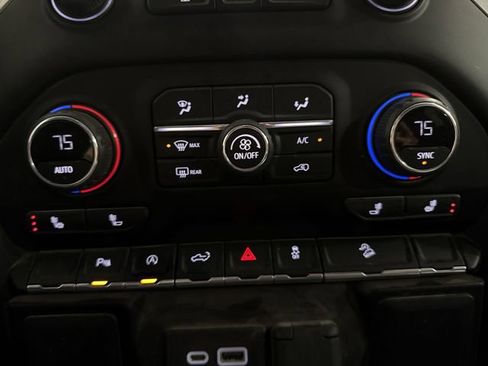 Used 2022 Chevrolet Silverado 1500 LT AWD/4WD image 10
