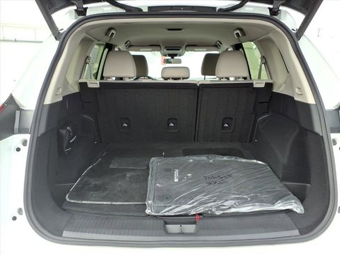 Used 2025 Nissan Rogue SV image 17