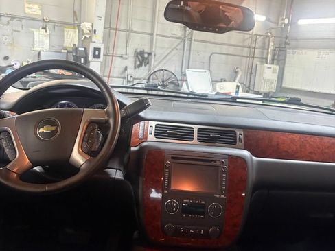 Used 2012 Chevrolet Avalanche LTZ AWD/4WD image 7