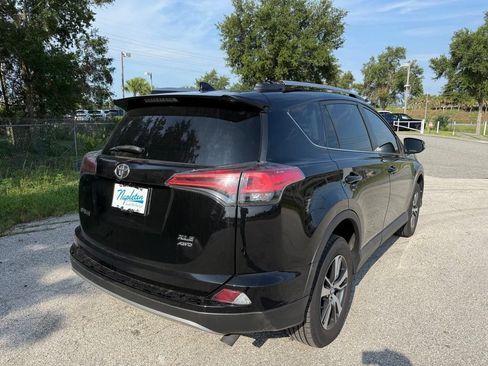 Used 2018 Toyota RAV4 XLE AWD/4WD image 9
