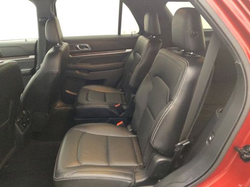 Used 2019 Ford Explorer Limited image 18