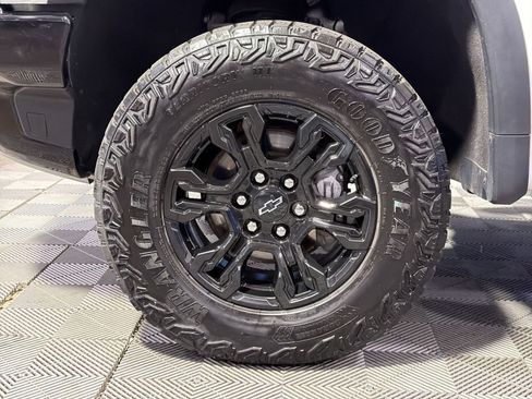 Used 2024 Chevrolet Silverado 1500 ZR2 w/ Technology Package AWD/4WD image 16