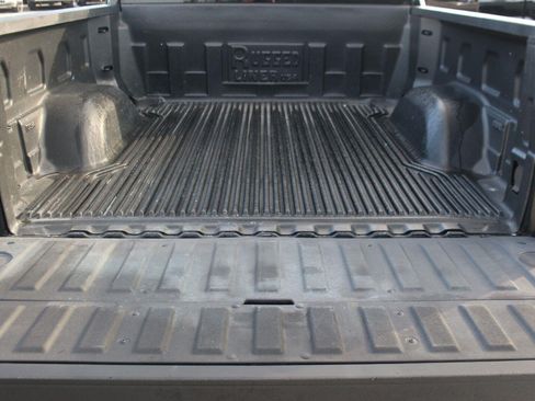Used 2025 GMC Sierra 1500 SLT AWD/4WD image 13
