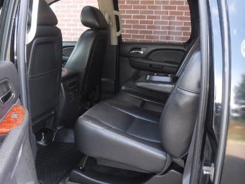 Used 2013 Chevrolet Avalanche LTZ image 14